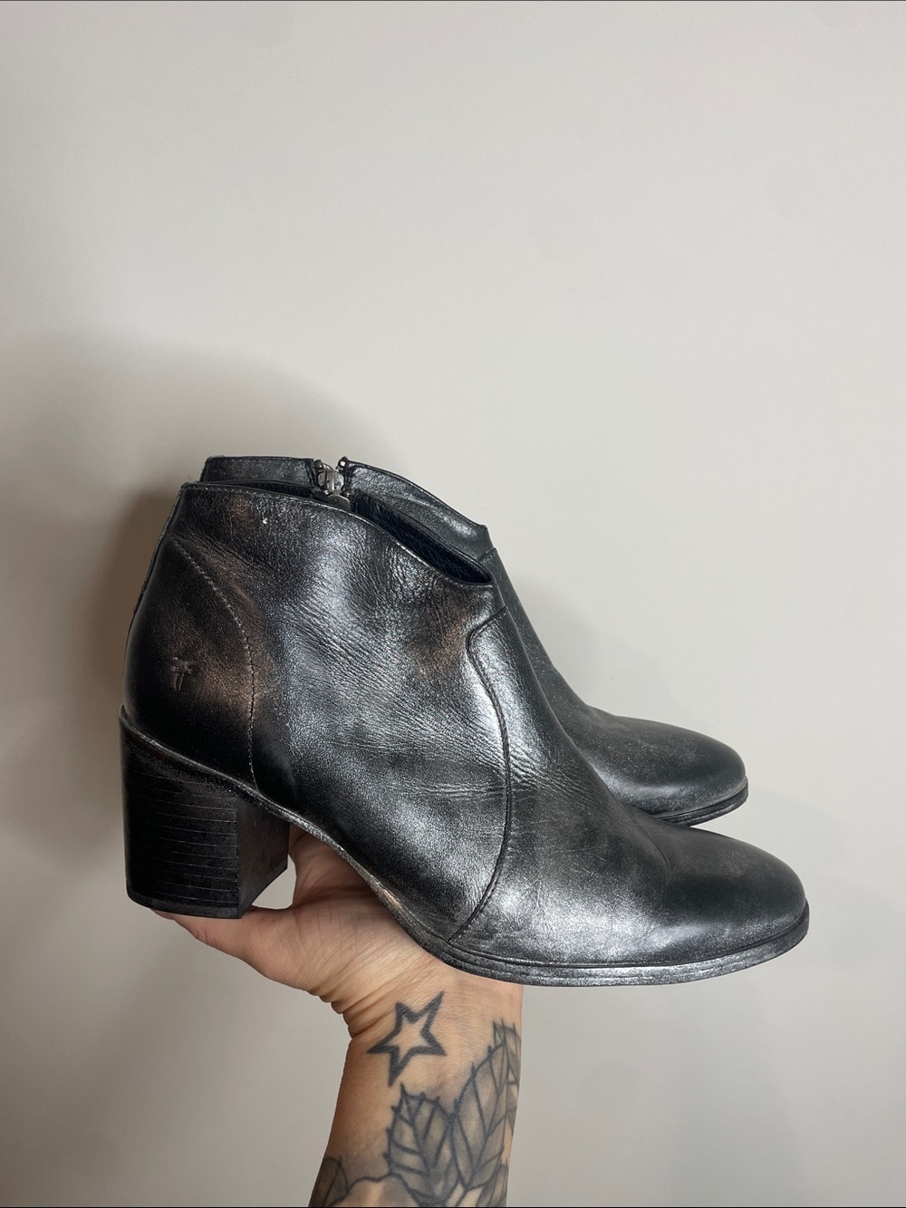 Frye | Women’s Nora Silver Leather Ankle Boots Size 10